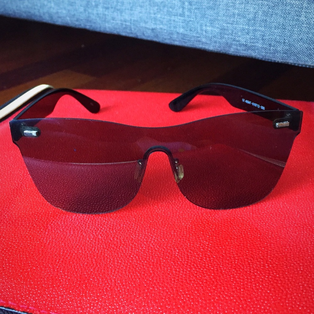 Black sunglasses